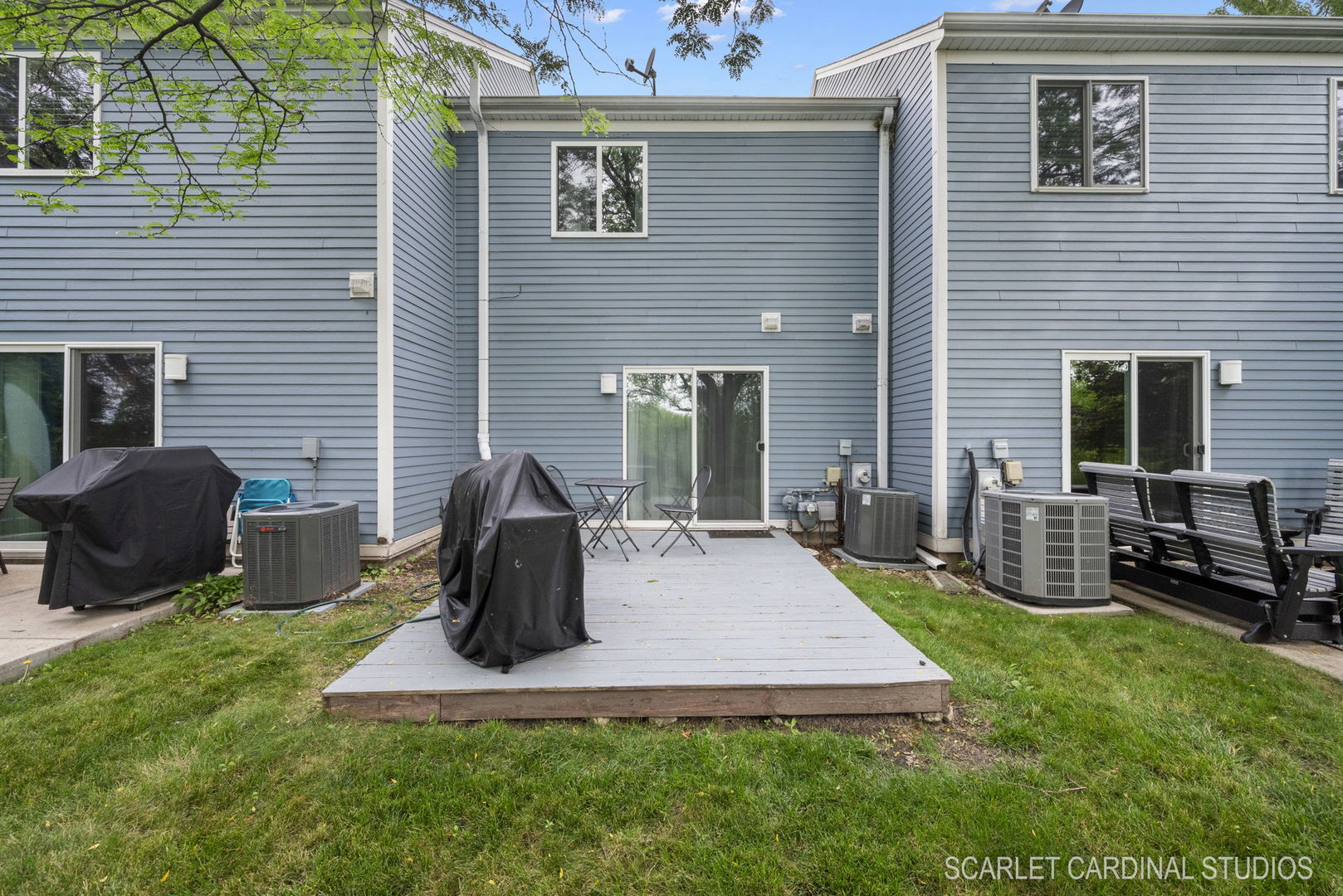 2655 Prairieview Lane South Aurora, IL 60502 - Photo 11 of 13 a view of outdoor seating area with furniture
