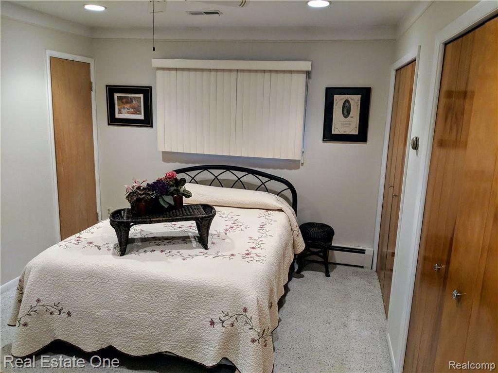 1249 Green Ridge Road Rochester Hills, MI 48309 - Photo 26 of 38