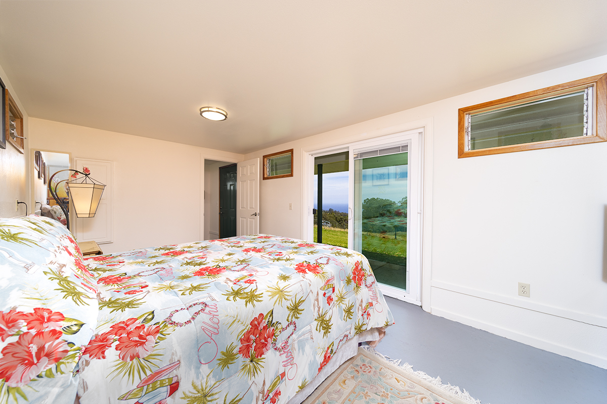 35-486 Pahale Road Papaaloa, HI 96780 - Photo 18 of 30 a bedroom with a bed and a window