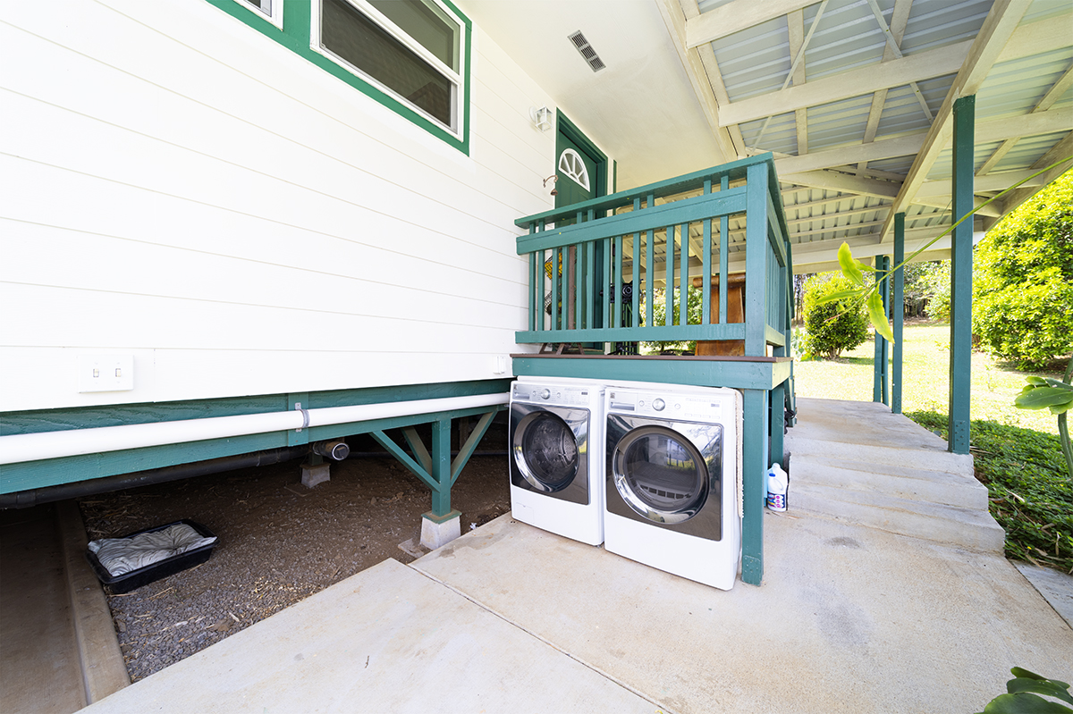 35-486 Pahale Road Papaaloa, HI 96780 - Photo 20 of 30 a utility room with dryer and washer