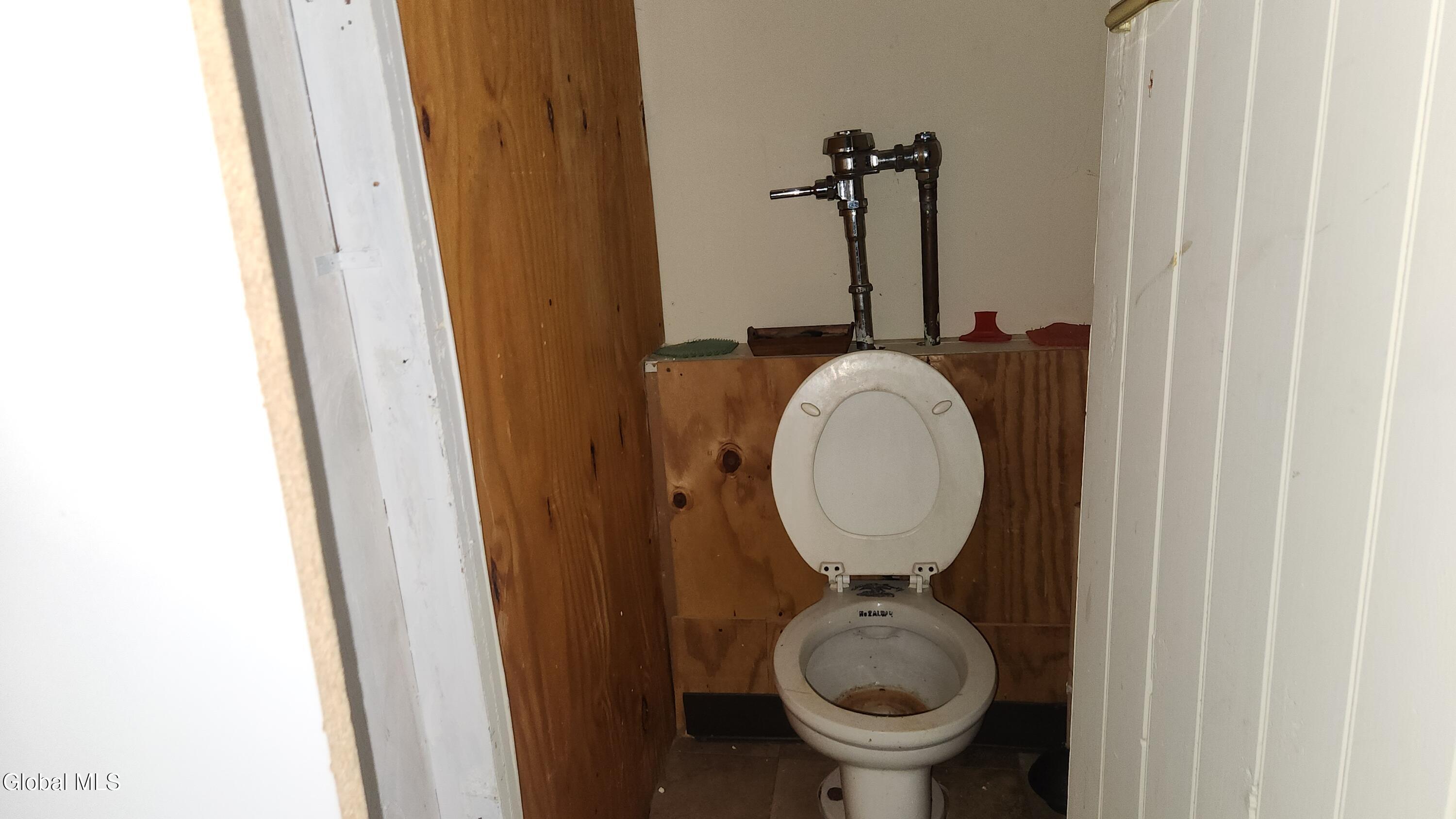 269 Spruce Street Albany, NY 12210 - Photo 9 of 16 20250925_141422