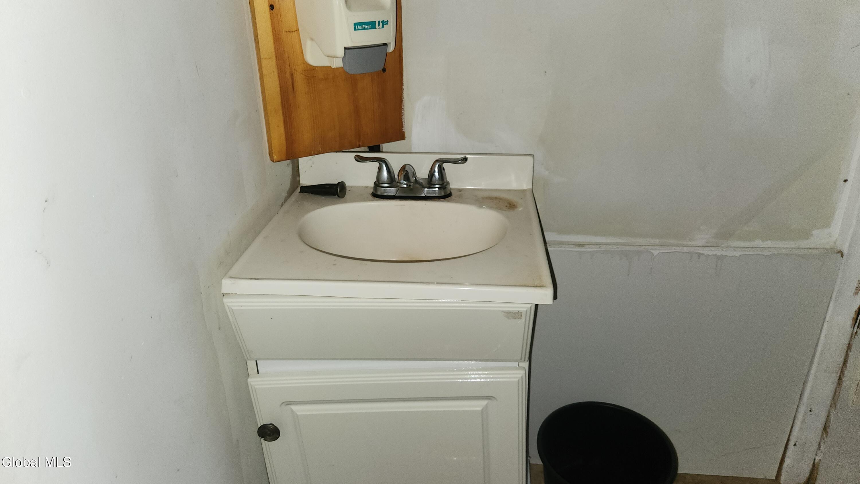 269 Spruce Street Albany, NY 12210 - Photo 10 of 16 20250925_141426