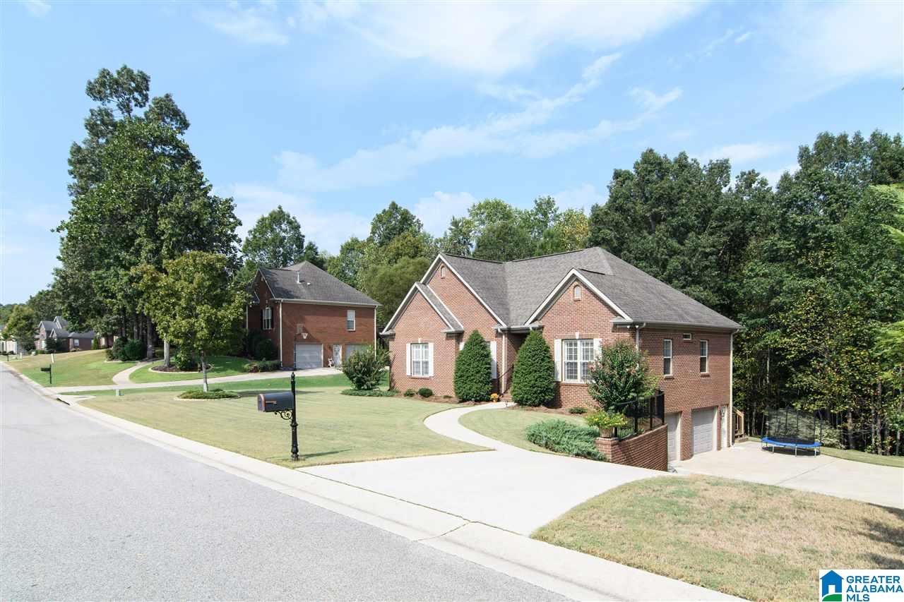 124 Astor Circle Chelsea, AL 35043 - Photo 2 of 50