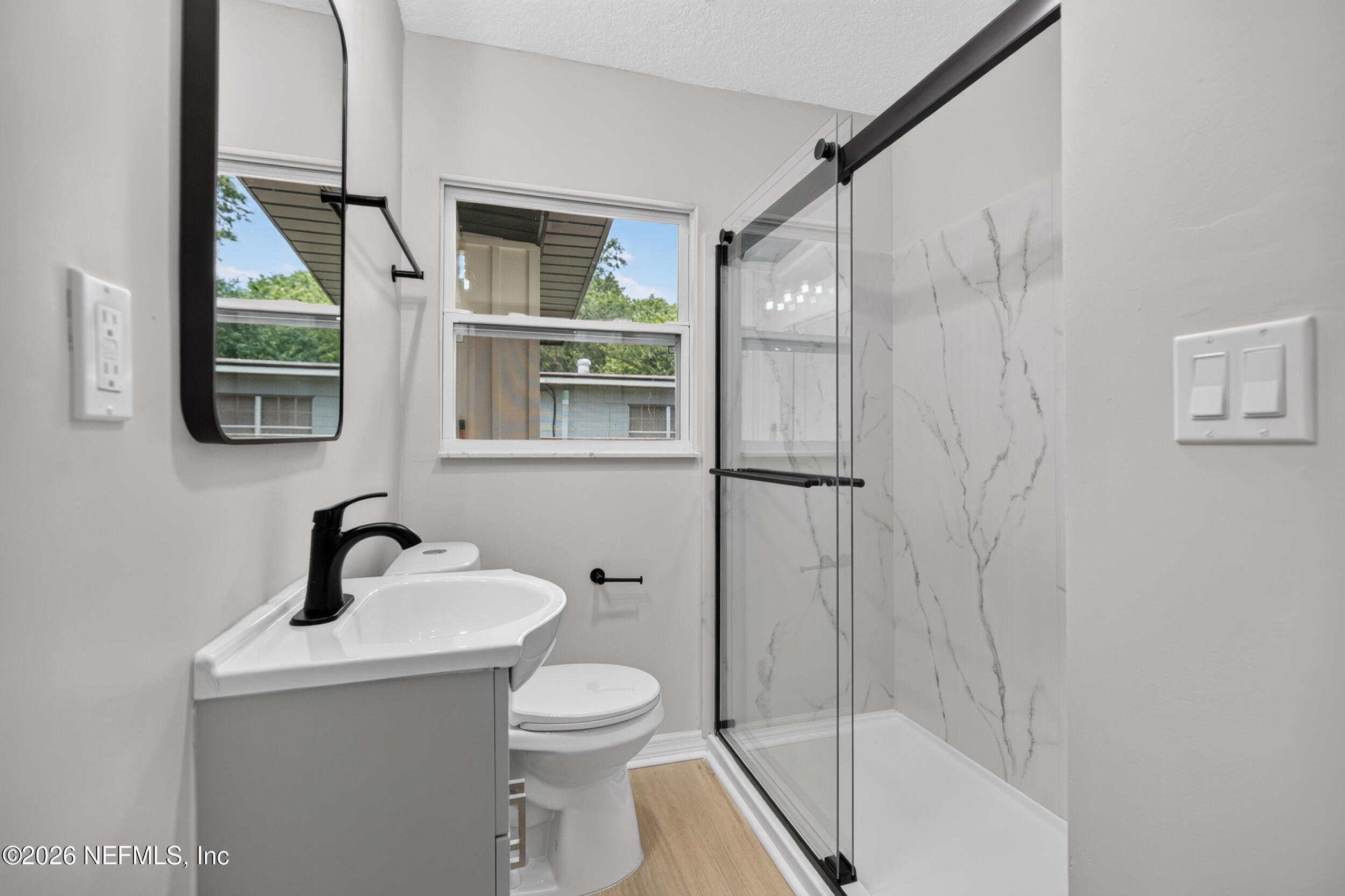 3751 Pizarro Road Jacksonville, FL 32217 - Photo 36 of 46 Guest Bathroom 1