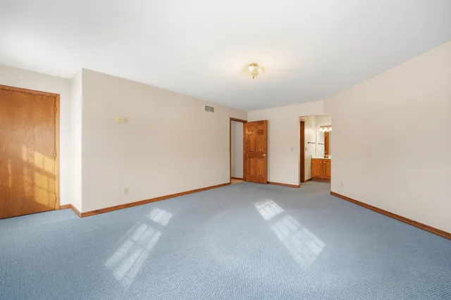 $569,900 | 909 Country Club Lane, Fond du Lac, WI 54935