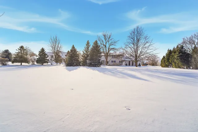 $569,900 | 909 Country Club Lane, Fond du Lac, WI 54935