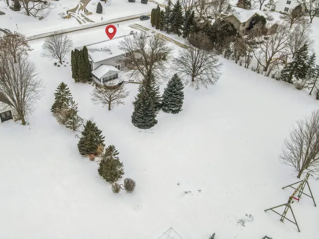 $569,900 | 909 Country Club Lane, Fond du Lac, WI 54935