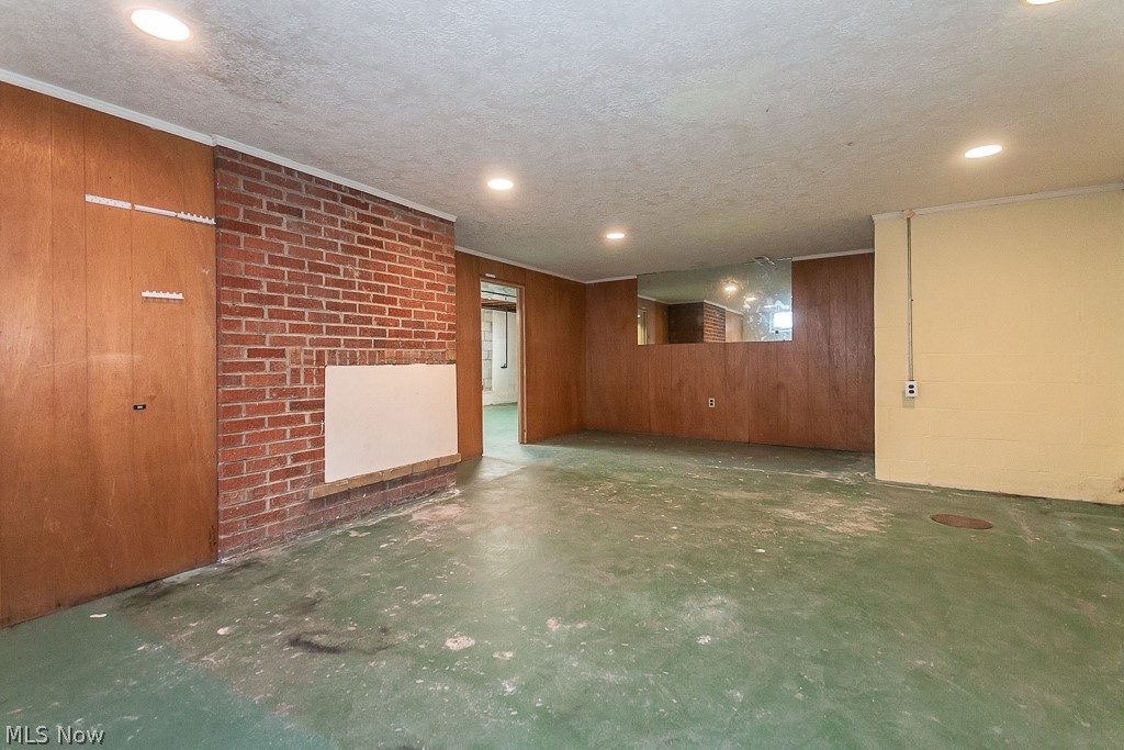 569 Bishop Road Cleveland, OH 44143 - Photo 25 of 26