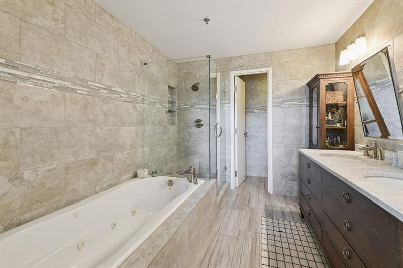 3235 Roswell Road Northeast, Unit 704 Atlanta, GA 30305 - Photo 23 of 39