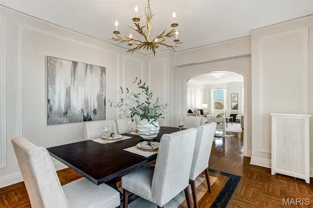 $295,000 | 4440 Lindell Boulevard, Unit 801, St. Louis, MO 63108