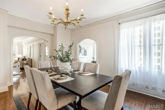 $295,000 | 4440 Lindell Boulevard, Unit 801, St. Louis, MO 63108