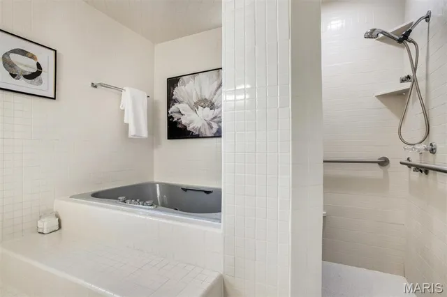 $295,000 | 4440 Lindell Boulevard, Unit 801, St. Louis, MO 63108