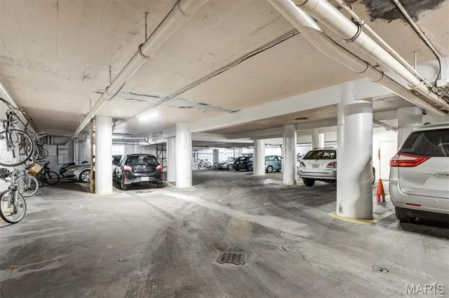 $295,000 | 4440 Lindell Boulevard, Unit 801, St. Louis, MO 63108