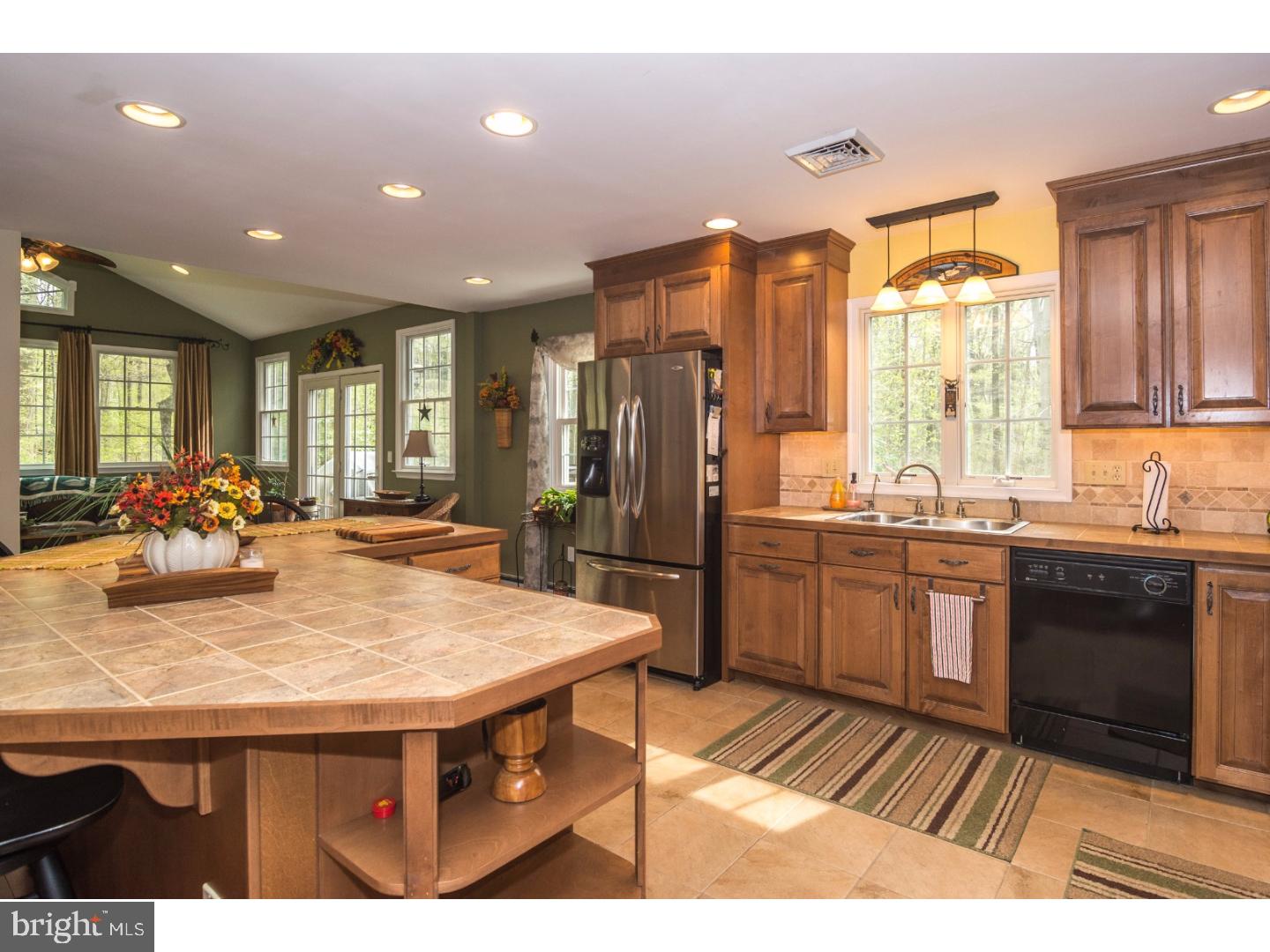 1237 Reed Lane Kintnersville, PA 18930 - Photo 11 of 25 Gallery Image 11