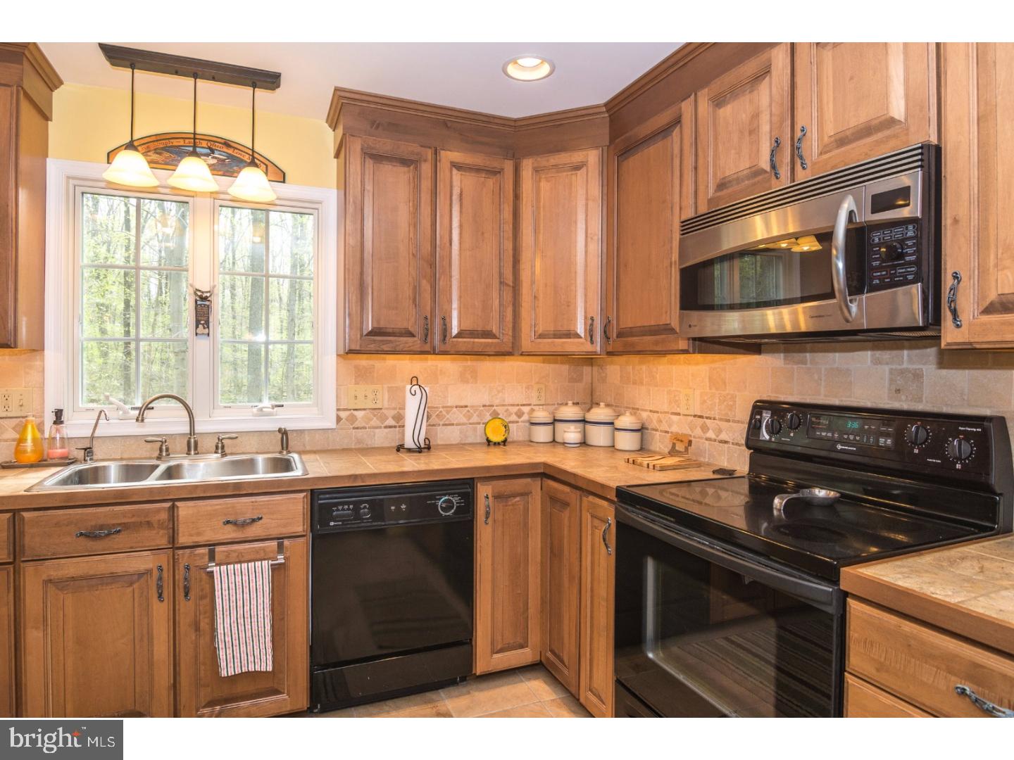 1237 Reed Lane Kintnersville, PA 18930 - Photo 12 of 25 Gallery Image 12