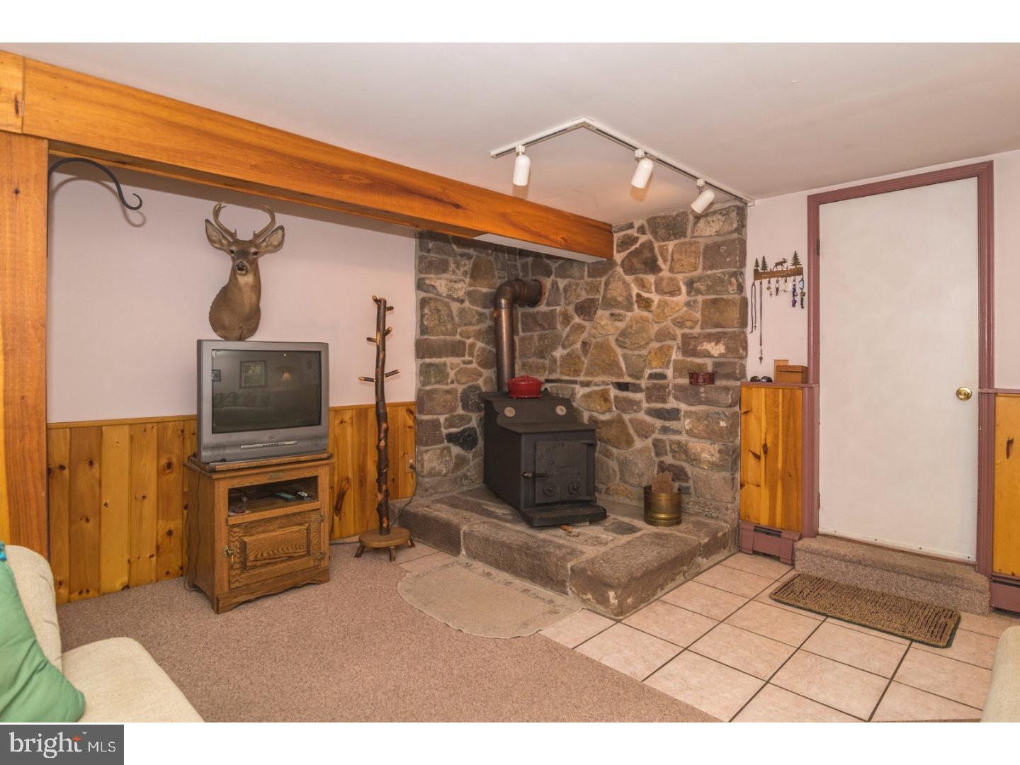 1237 Reed Lane Kintnersville, PA 18930 - Photo 19 of 25 Gallery Image 19