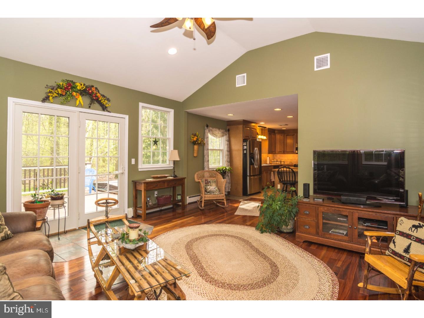 1237 Reed Lane Kintnersville, PA 18930 - Photo 6 of 25 Gallery Image 6