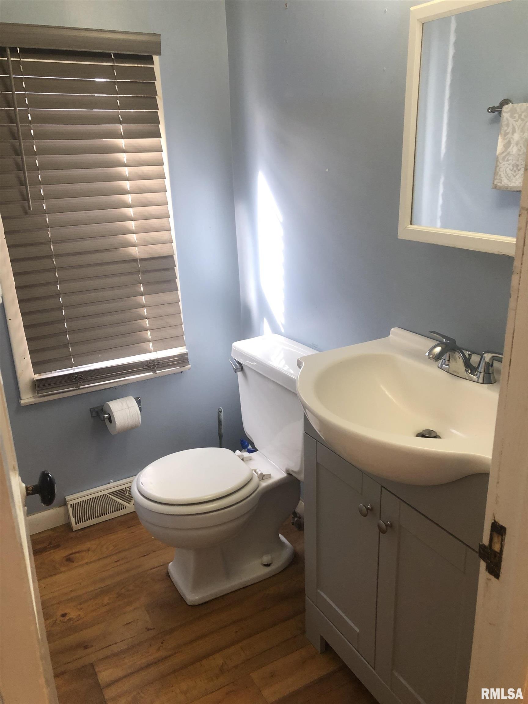 2181 South 10th Street Springfield, IL 62703 - Photo 2 of 12