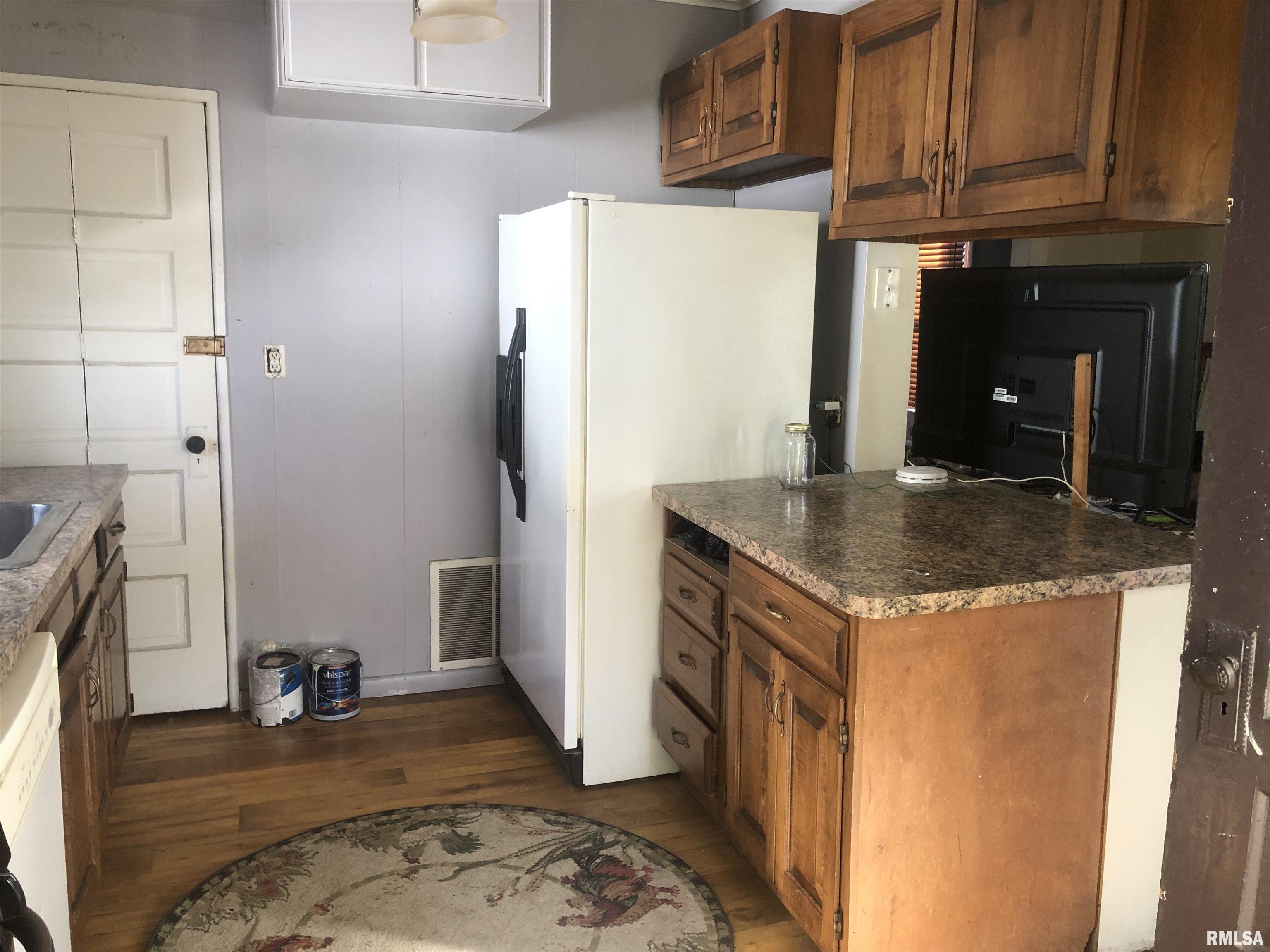 2181 South 10th Street Springfield, IL 62703 - Photo 3 of 12