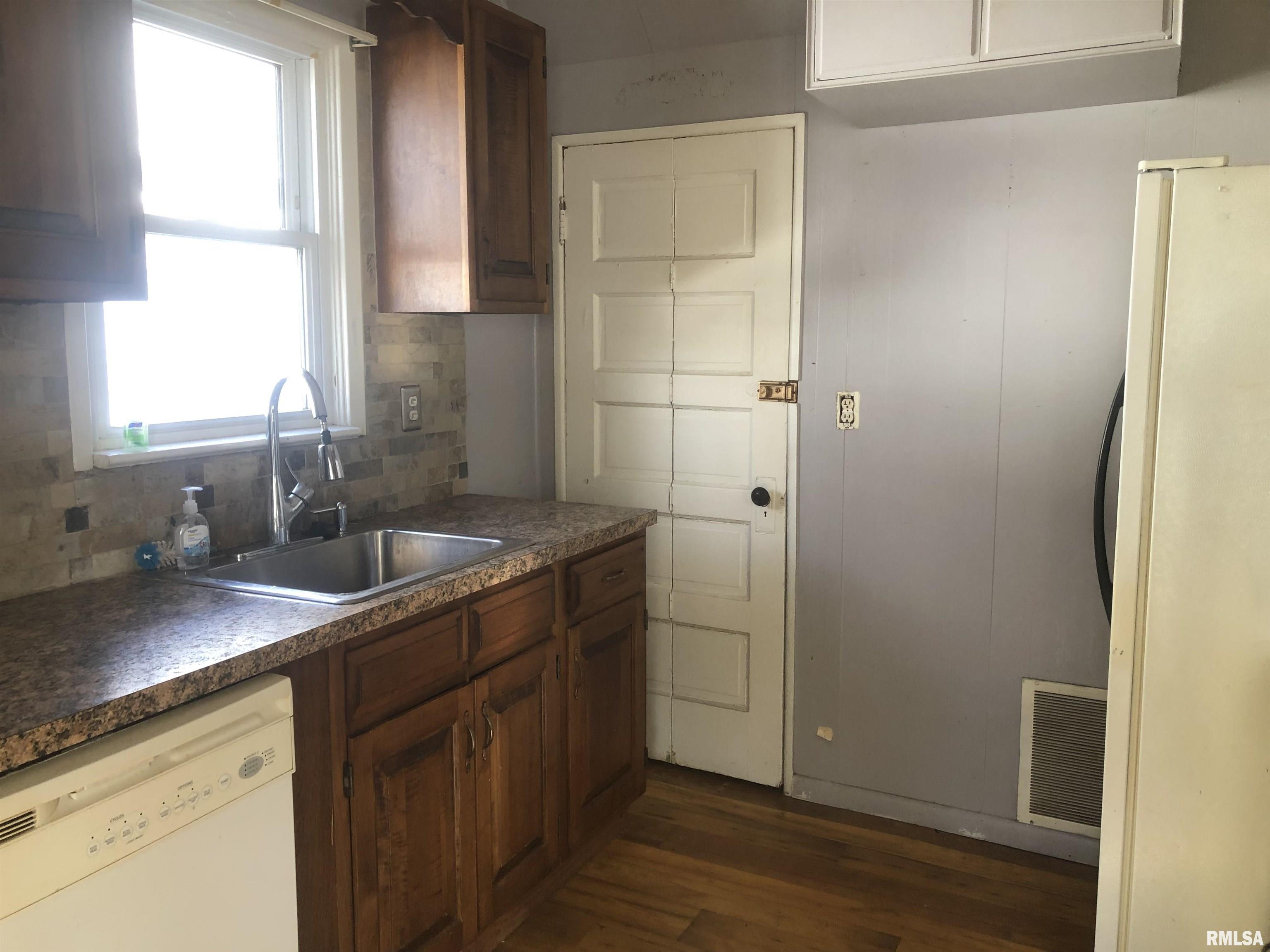 2181 South 10th Street Springfield, IL 62703 - Photo 4 of 12