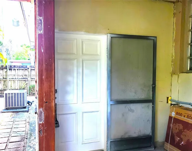 $2,400 | 61 Southwest 58th Court, Unit D, Miami, FL 33144