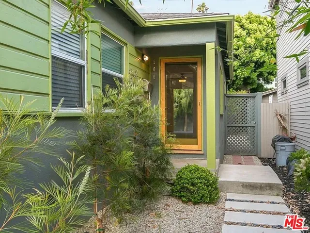 $6,095 | 906 Venezia Avenue, Unit B, Venice, CA 90291