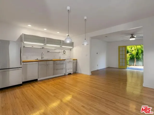 $6,095 | 906 Venezia Avenue, Unit B, Venice, CA 90291