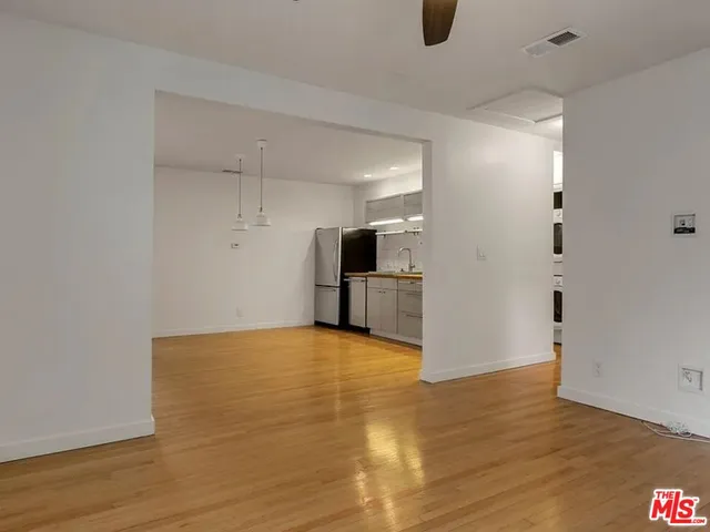 $6,095 | 906 Venezia Avenue, Unit B, Venice, CA 90291