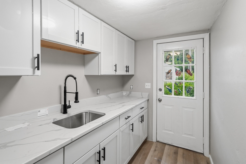 14 1/2 Hacker Street Worcester, MA 01603 - Photo 32 of 41