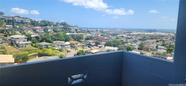 $2,300 | 2001 Aupuni Street, Unit 804, Honolulu, HI 96817