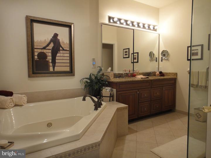 280 Sydney Road Southampton, PA 18966 - Photo 14 of 25 Master Bathroom