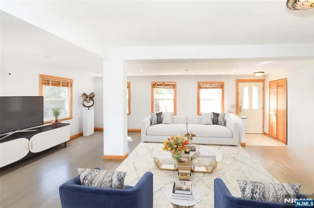 $725,000 | 93 Copley Avenue, Teaneck, NJ 07666