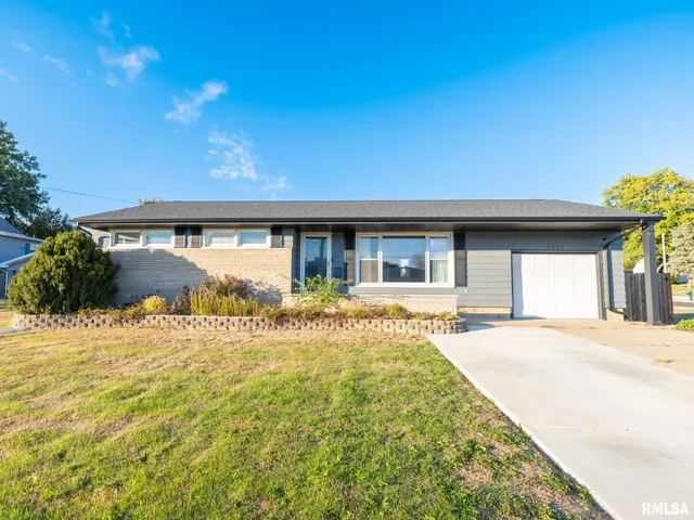 $189,900 | 4901 West Pfeiffer Road, Bartonville, IL 61607