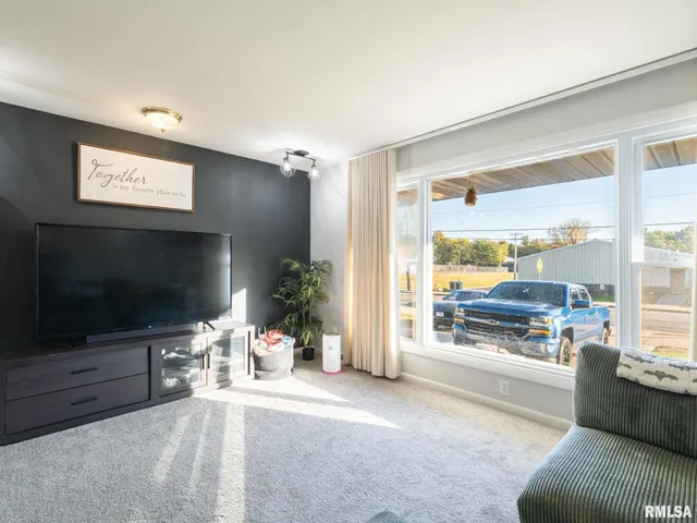 $189,900 | 4901 West Pfeiffer Road, Bartonville, IL 61607