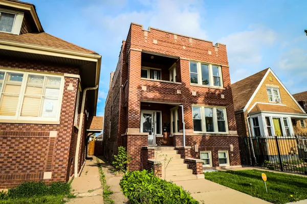 $1,675 | 6633 South Campbell Avenue, Unit 2, Chicago, IL 60629