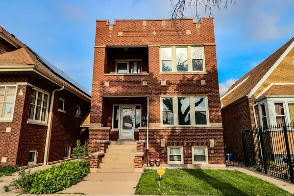 $1,675 | 6633 South Campbell Avenue, Unit 2, Chicago, IL 60629