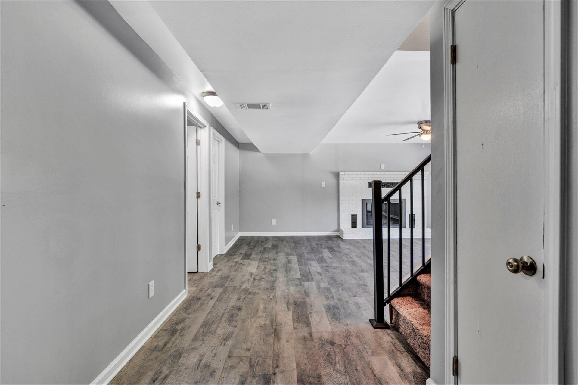 3972 Carson Road Roanoke, VA 24012 - Photo 3 of 24 08-DSC9945