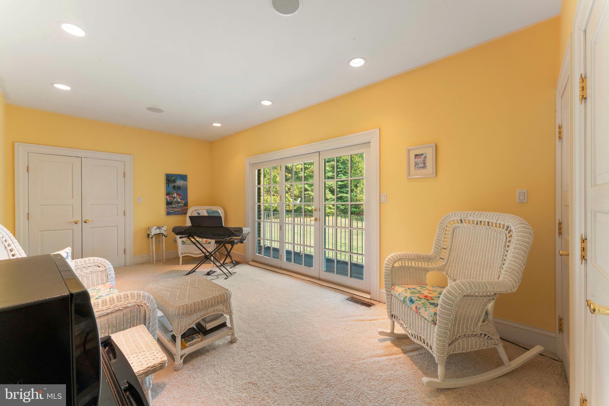 1390 Old Jacksonville Road Ivyland, PA 18974 - Photo 33 of 75 a living room with furniture and a large window