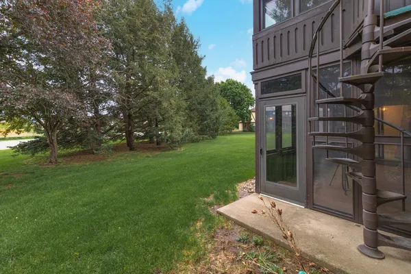 $149,900 | 37 Crystal Court, Unit A1, Pontiac, IL 61764