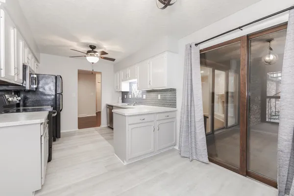 $149,900 | 37 Crystal Court, Unit A1, Pontiac, IL 61764