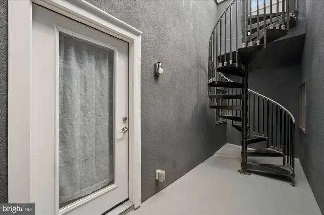 $324,900 | 1527 Fairmount Avenue, Unit 2R, Philadelphia, PA 19130