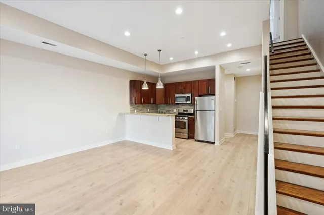 $324,900 | 1527 Fairmount Avenue, Unit 2R, Philadelphia, PA 19130