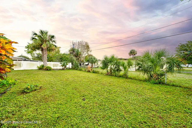 a view of an outdoor space and a yard
