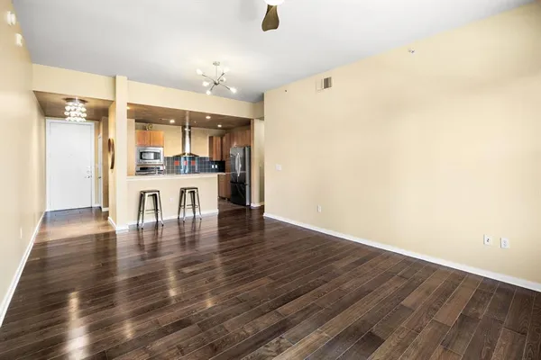 $539,900 | 2323 North Houston Street, Unit 310, Dallas, TX 75219