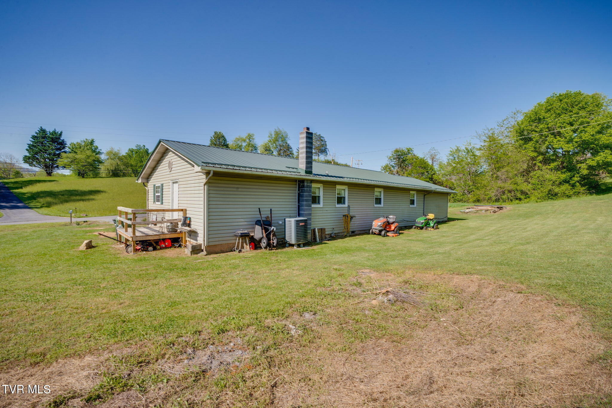 2251 Siam Road Elizabethton, TN 37643 - Photo 26 of 36 026