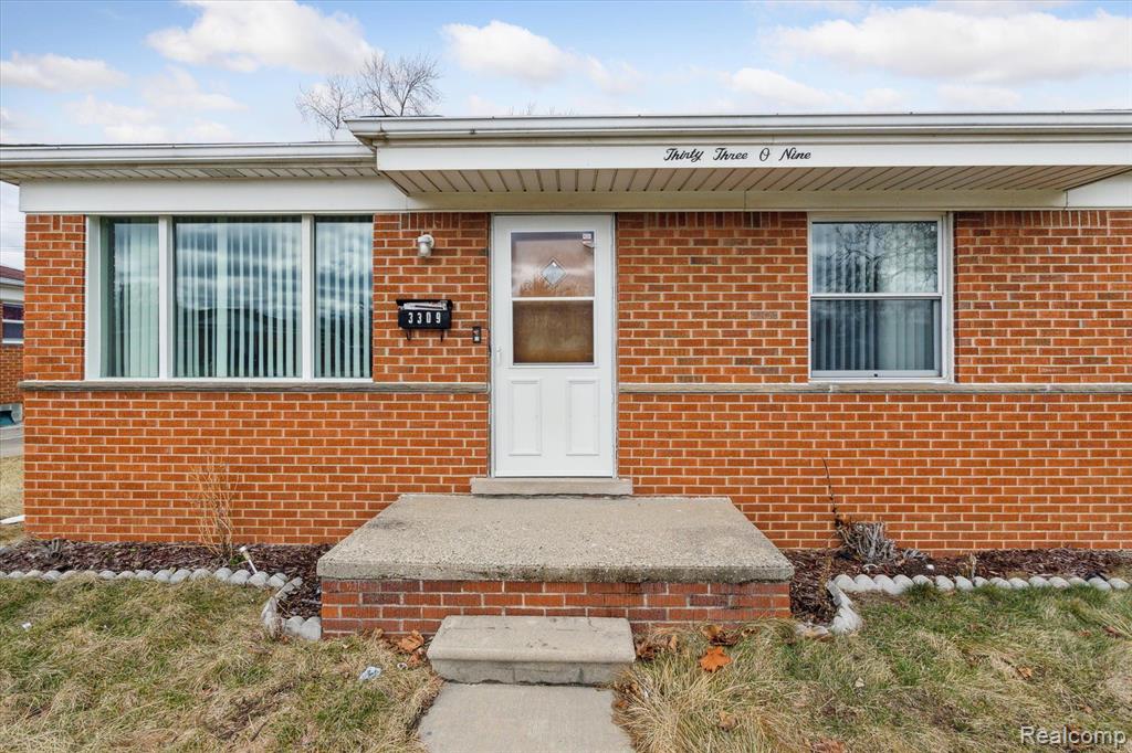 3309 Rome Avenue Warren, MI 48091 - Photo 3 of 35
