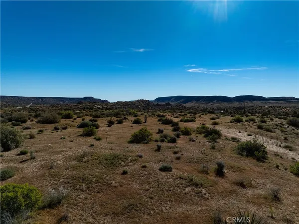 a view of a sky view