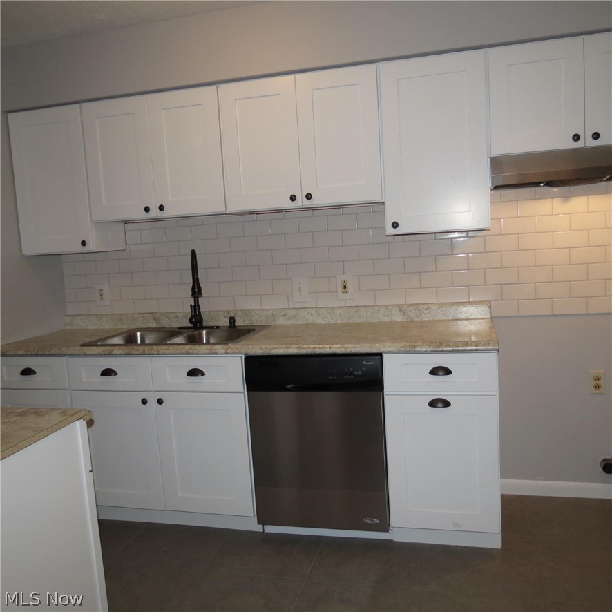 1416 North Road Niles, OH 44446 - Photo 2 of 24 Gallery Image 2