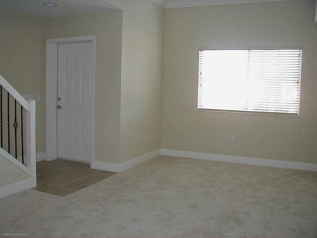 9745 Touchton Road, Unit 2424 Jacksonville, FL 32246 - Photo 3 of 7 Living room