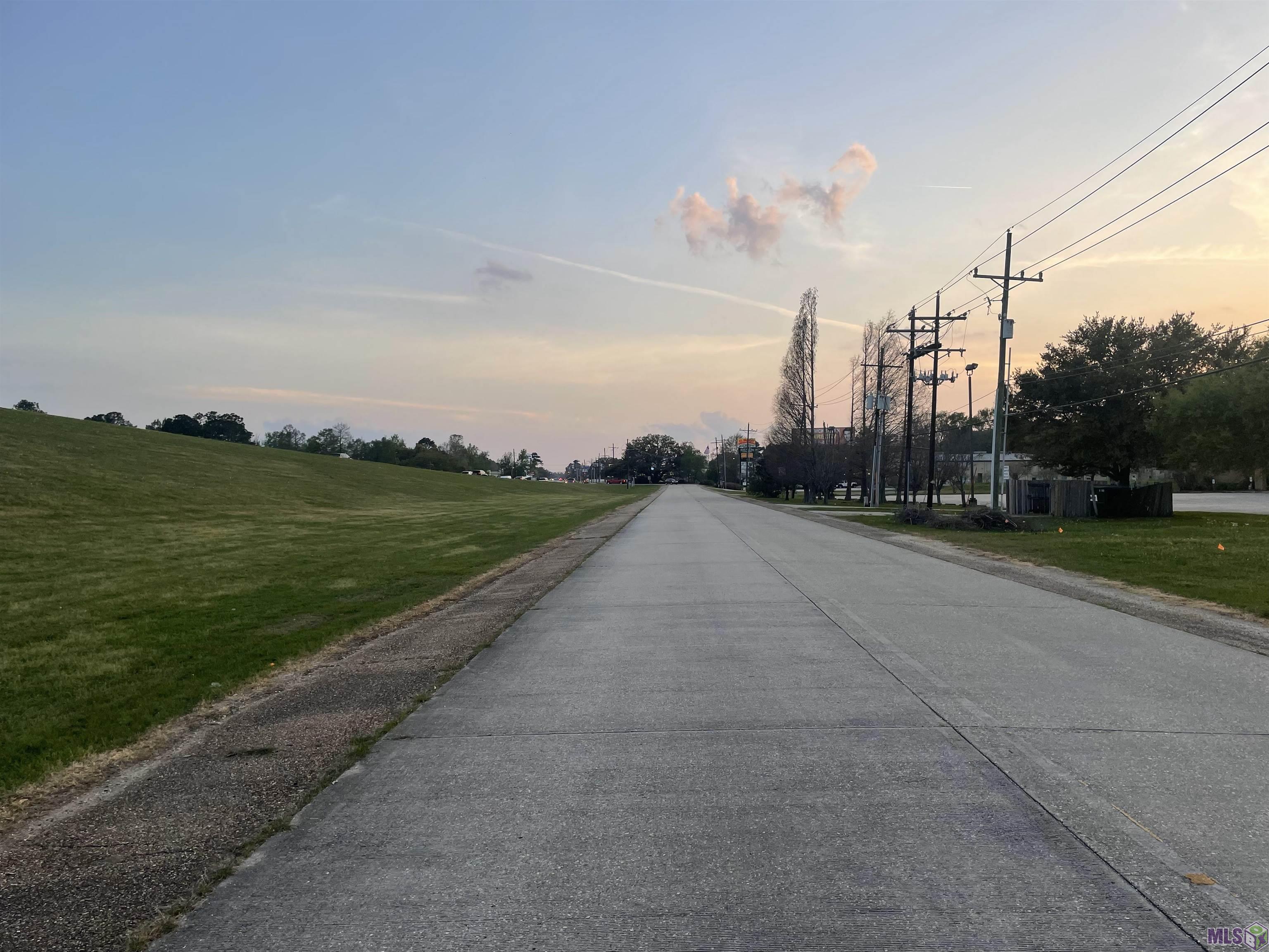 8160 Siegen Lane Baton Rouge, LA 70810 - Photo 3 of 4